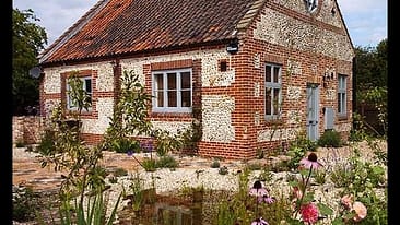 Chapel Garden reclaimed paving patio