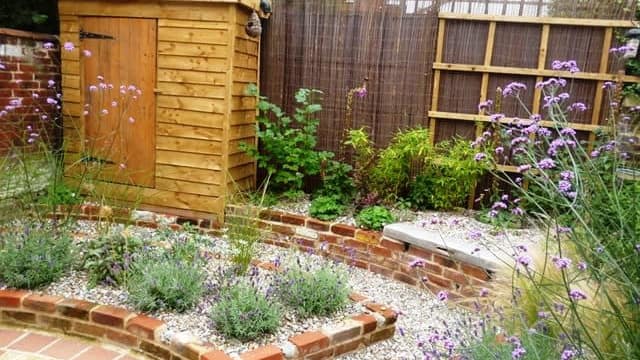 Curved beds curved brick beds